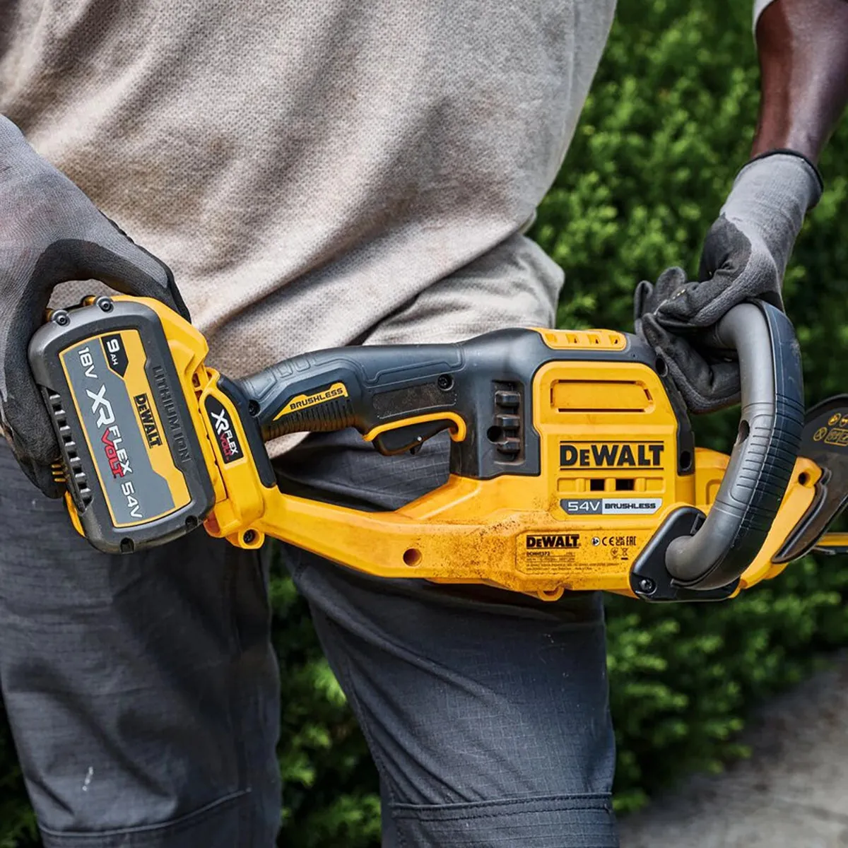 Dewalt DCMHT573N-XJ 54V XR FlexVolt Brushless 65cm Hedge Trimmer Body Only