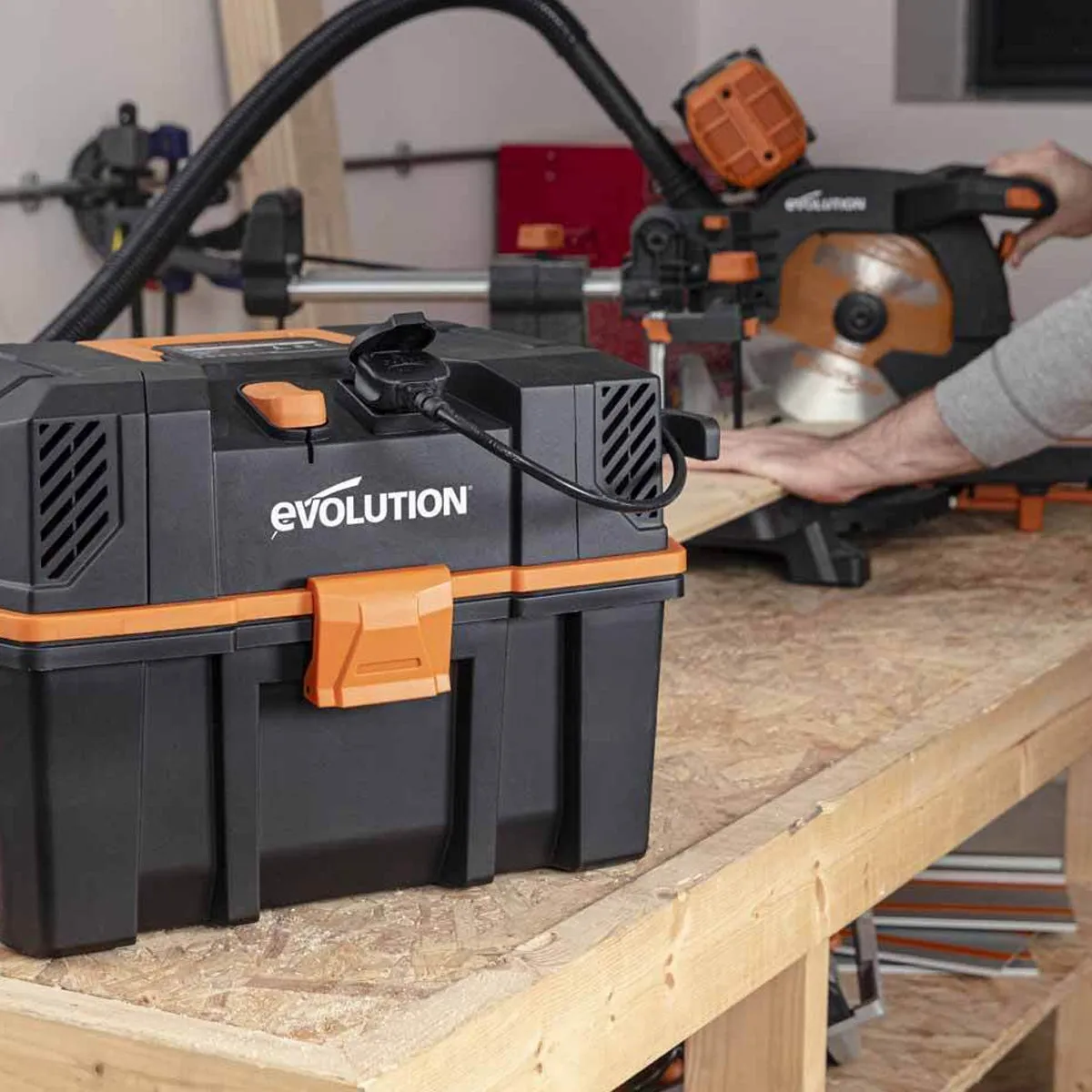 Evolution R15VAC Wet & Dry Vacuum Cleaner Dust Extractor 240V With Power Take-off - 086-0001