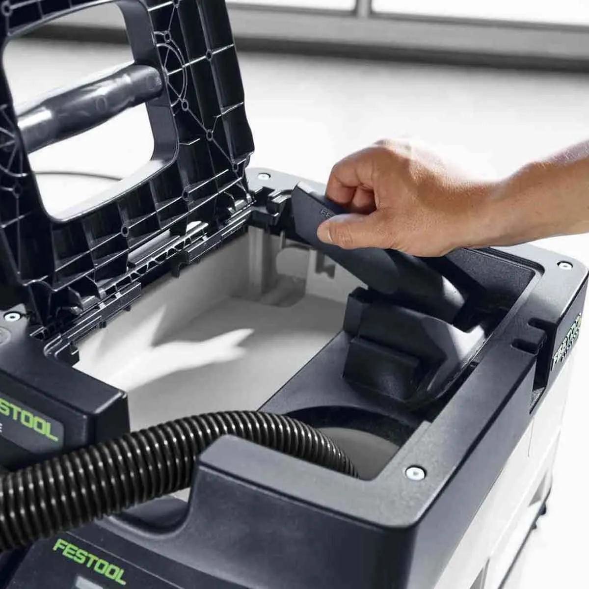 Festool CT 25 E 230V GB Mobile Dust Extractor - 577532 With Compact Cleaning Set 577257