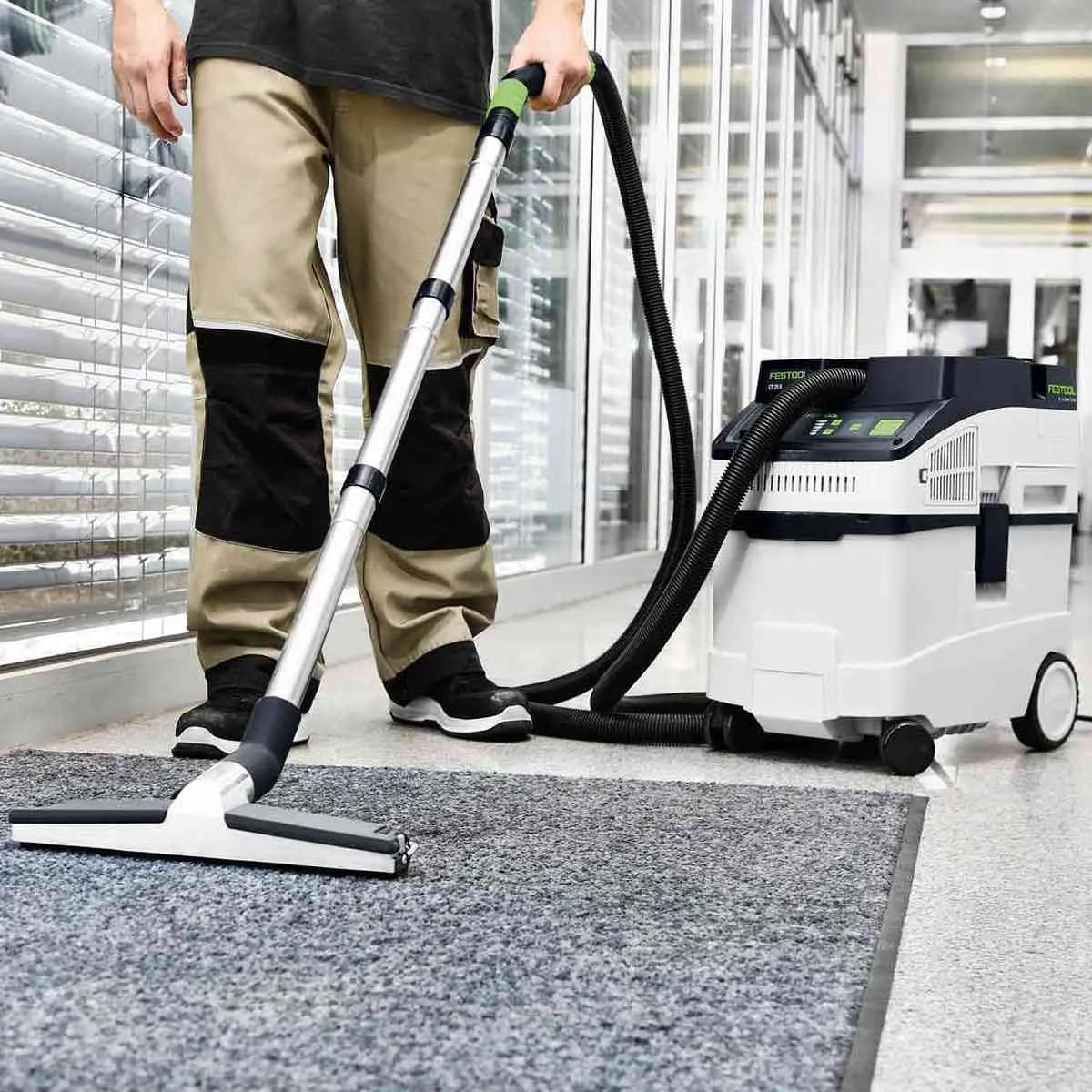 Festool CT 25 E 230V GB Mobile Dust Extractor - 577532 With Compact Cleaning Set 577257