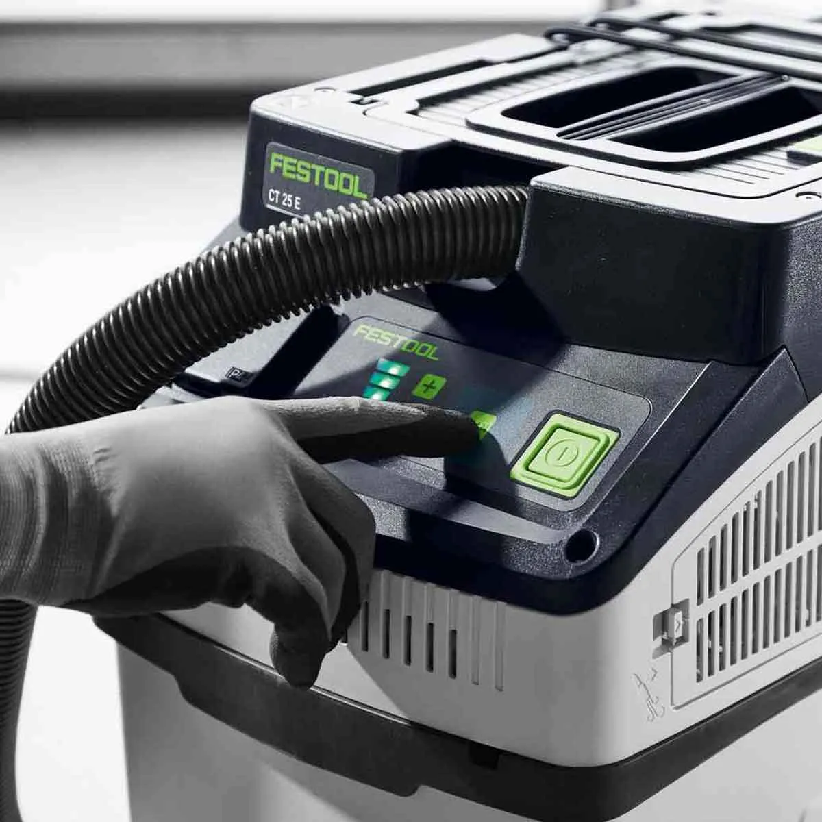 Festool CT 25 E 230V GB Mobile Dust Extractor - 577532 With Compact Cleaning Set 577257