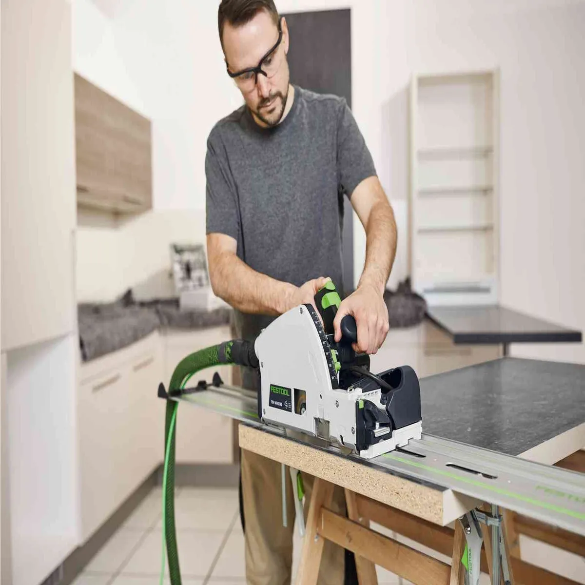 Festool TSV 60 KEBQ-Plus 230V GB Circular Plunge-Cut Saw - 576733 With Mobile Dust Extractor 574835