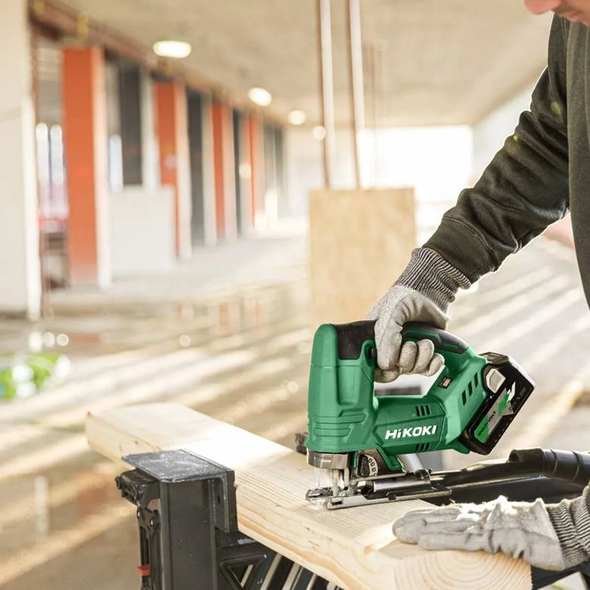 Hikoki CJ18DAW2Z 18V Cordless Top Handle Jigsaw with 1 x 2.5Ah/5.0Ah Battery & Charger