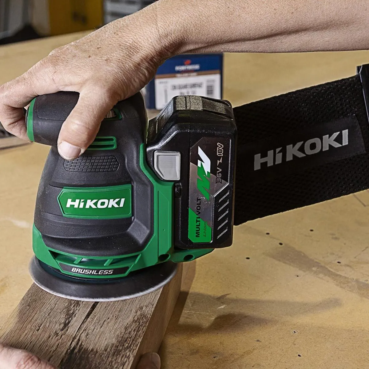 Hikoki SV1813DAJ2Z 18V Brushless 125mm Random Orbit Sander with 1 x 2.5Ah/5.0Ah Battery & Charger