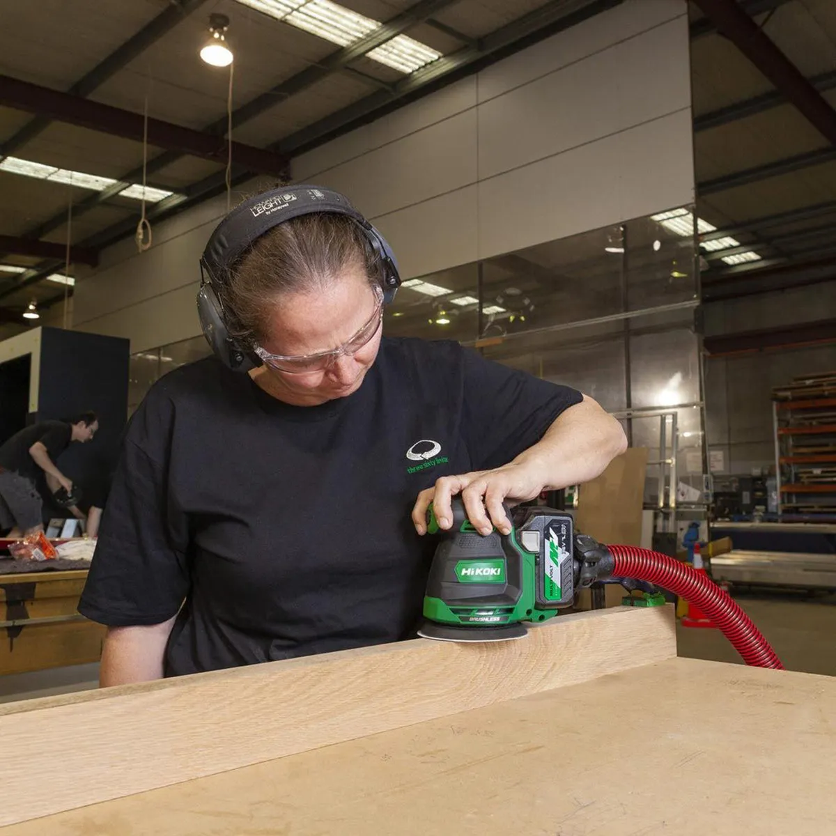 Hikoki SV1813DAJ2Z 18V Brushless 125mm Random Orbit Sander with 1 x 2.5Ah/5.0Ah Battery Charger & Bag