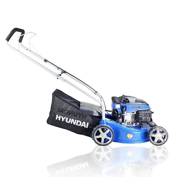 Hyundai HYM400P 40cm Petrol Lawnmower 79cc Engine. 25-75mm Cuts. 45L Grass Catcher & Rear Discharge