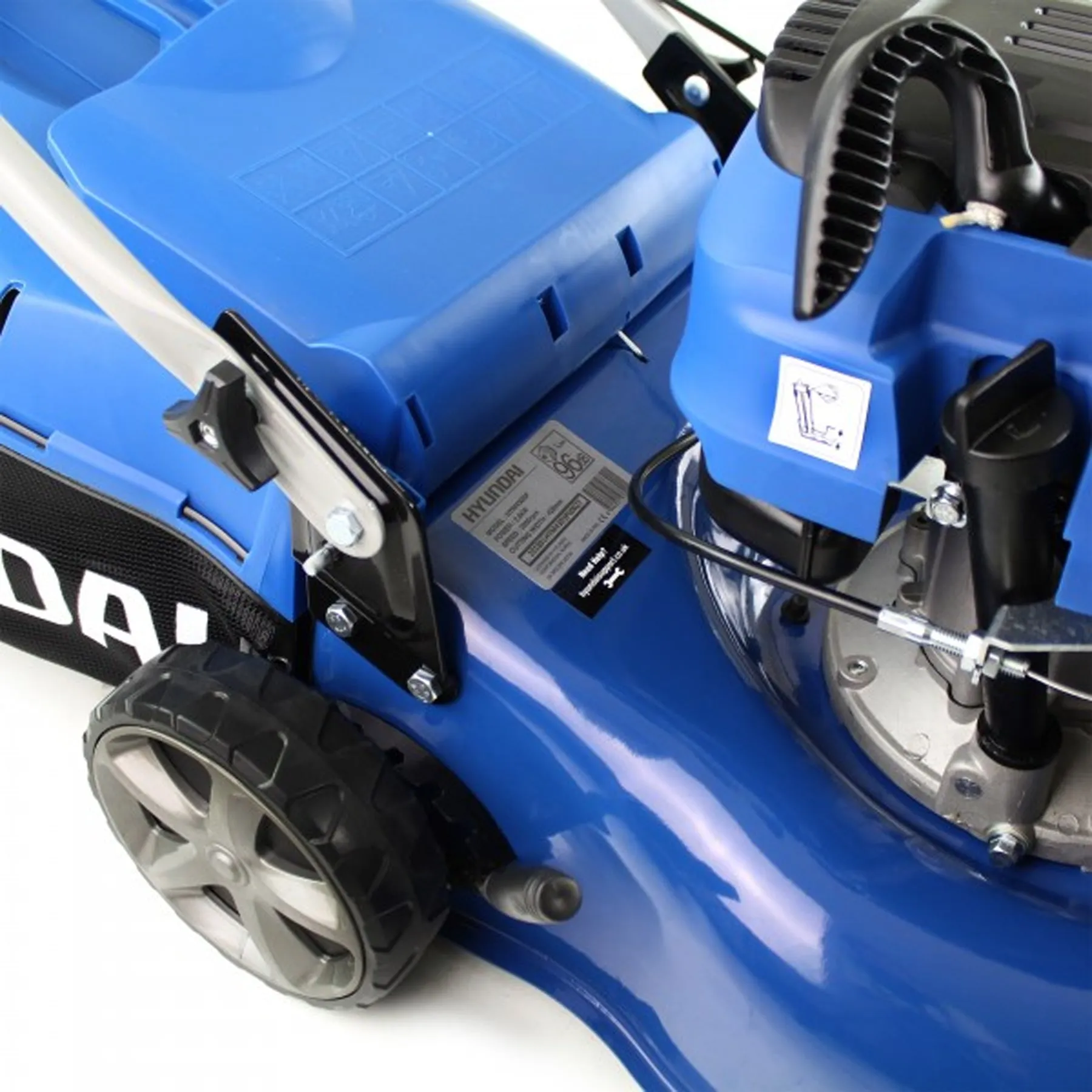 Hyundai HYM430SP 43cm Self-Propelled Petrol Lawnmower 139cc Engine. 25-75mm Cut & Rear Discharge