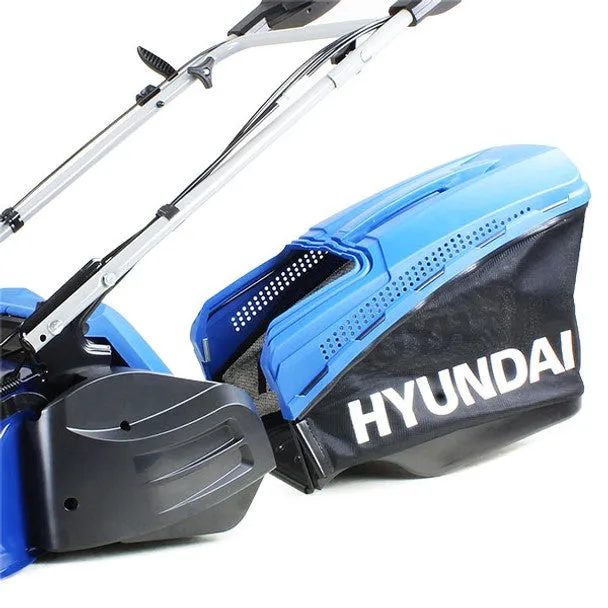 Hyundai HYM480SPR 48cm Self-Propelled Petrol Roller Lawnmower 139cc Engine & 70L Grass Catcher