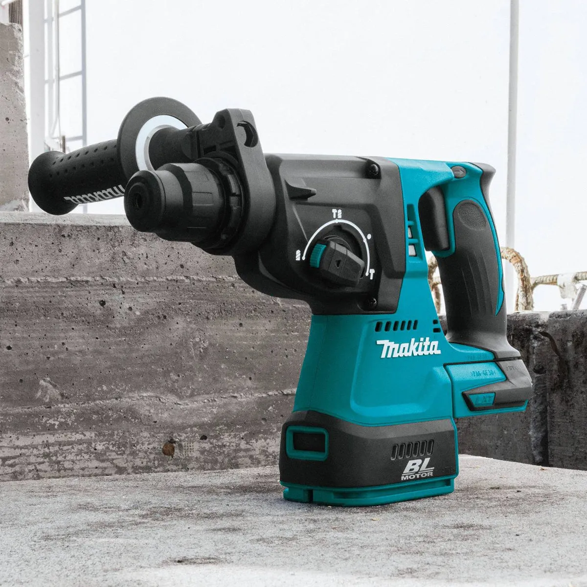 Makita 18V Brushless 4 Piece Tool Kit with 3 x 5.0Ah Batteries Charger & Bag