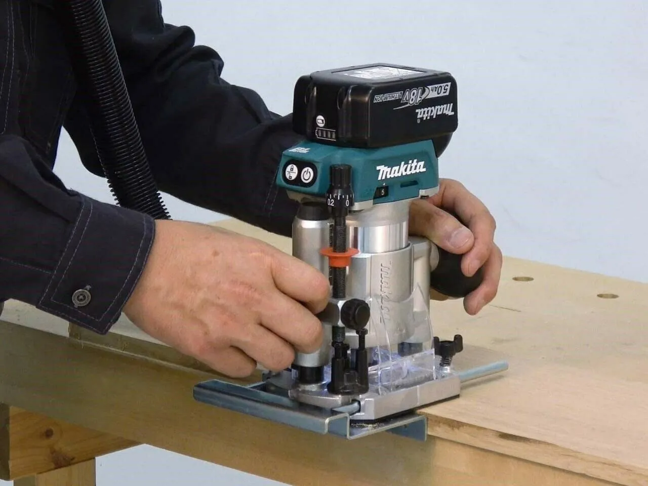 Makita 195563-0 Plunge Router Trimmer Base   Dust Nozzle 194733-8   Guide Bush