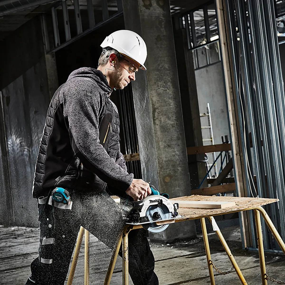 Makita DHS660Z 18V LXT Brushless 165mm Circular Saw Body Only