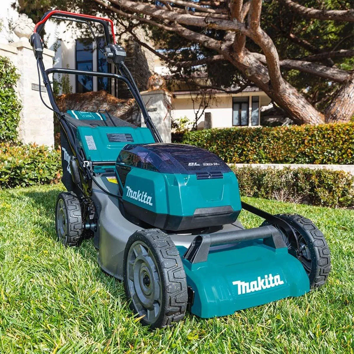 Makita DLM462Z 36V Brushless 460mm Lawn Mower With 2 x 5.0Ah Battery & Charger