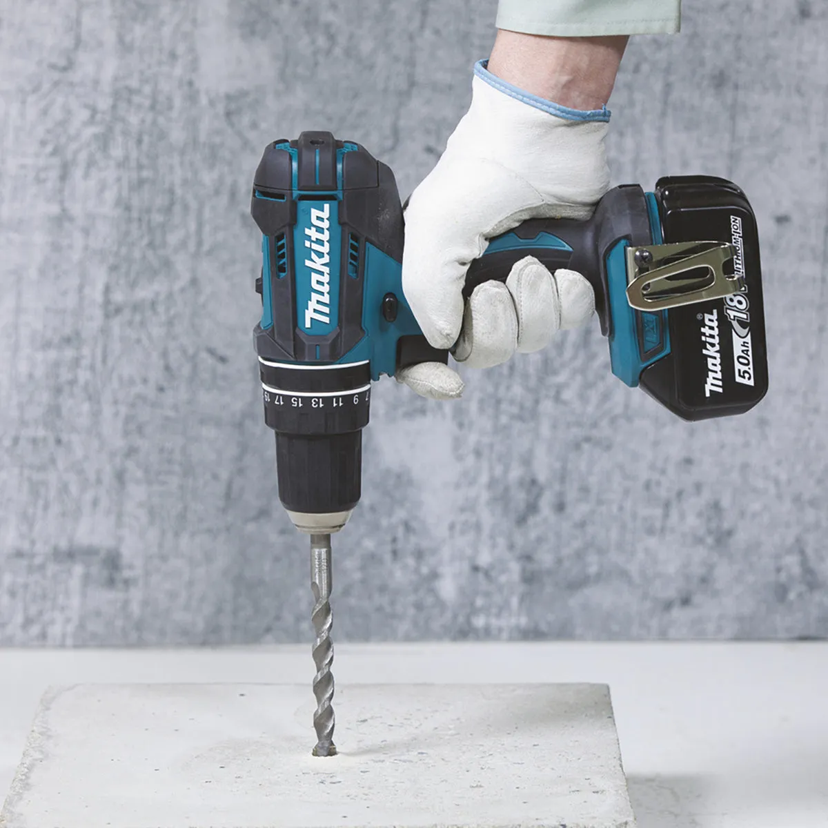 Makita DLX2134TJ 18V LXT Combi Drill & Jigsaw Combo Kit With 2 x 5.0Ah Batteries. Charger & Case