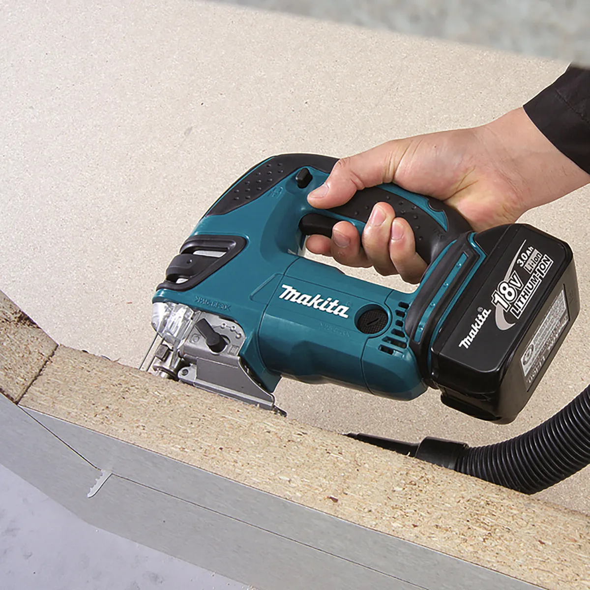 Makita DLX2134TJ 18V LXT Combi Drill & Jigsaw Combo Kit With 2 x 5.0Ah Batteries. Charger & Case