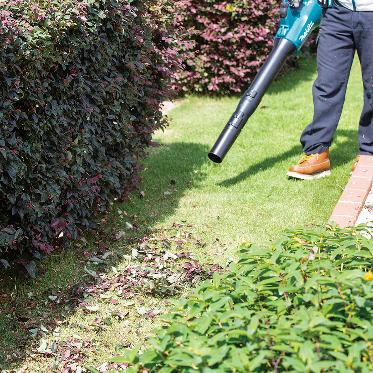 Makita DUB184RT 18V LXT Brushless Blower With 1 x 5.0Ah Battery & Charger