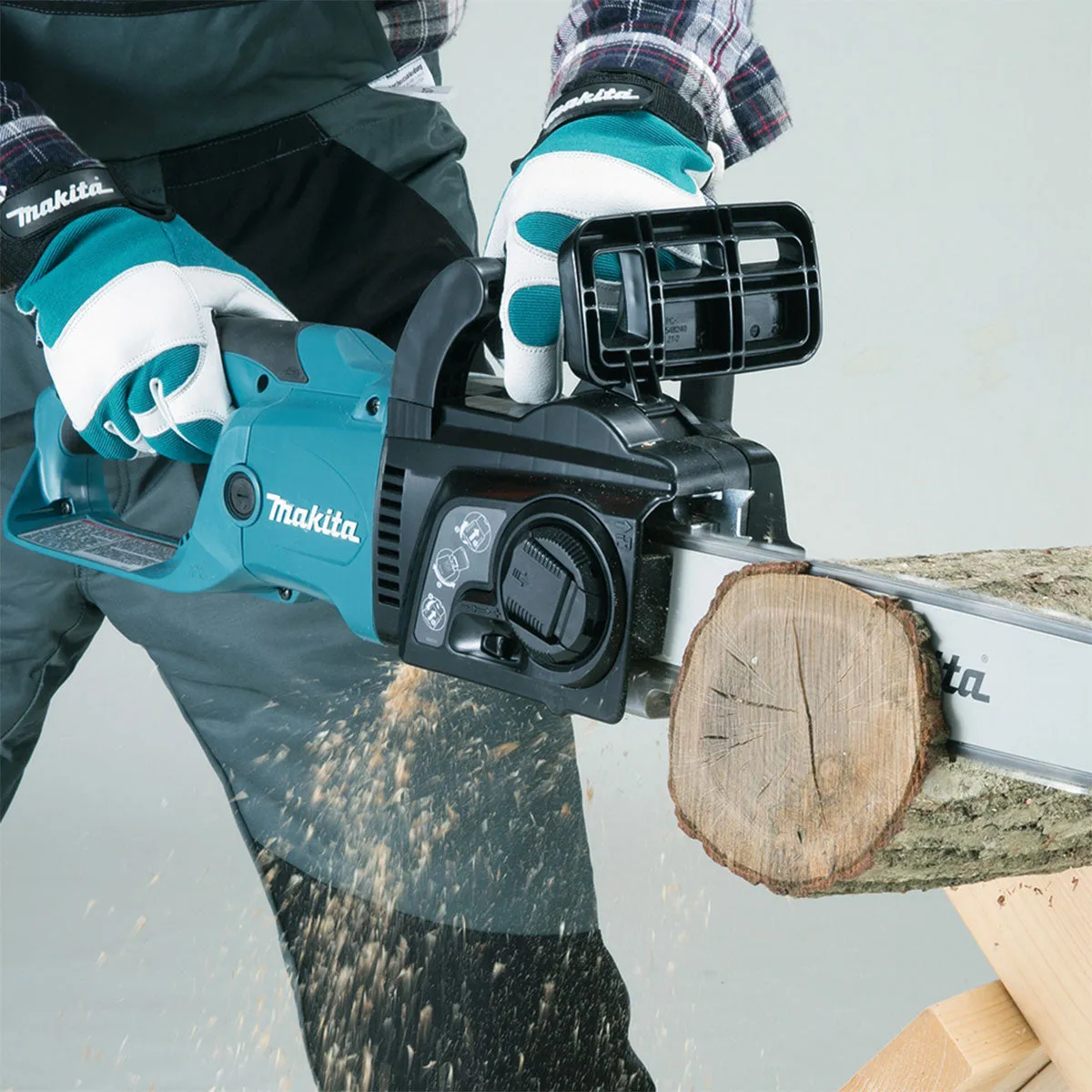 Makita UC3551A/2 35cm Electric Chainsaw 240V / 2000W