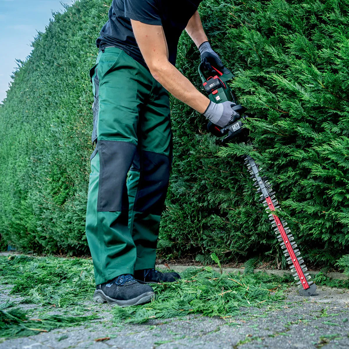 Metabo HS 18 LTX BL 75 18V Brushless 75cm Hedge Trimmer with 1 x 4.0Ah Battery & Charger