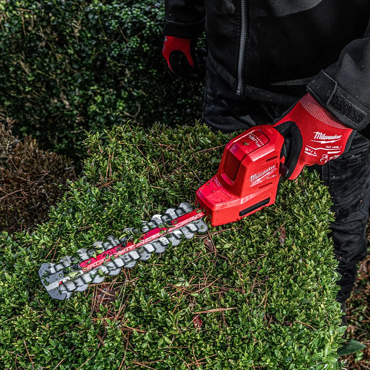 Milwaukee M12FHT20-0 12V FUEL Brushless 20cm Hedge Trimmer Body Only 4933479675